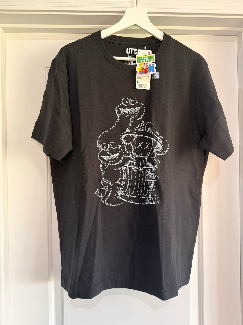 UNIQLO x KAWS x Sesame Street Black Short-Sleeve Tee